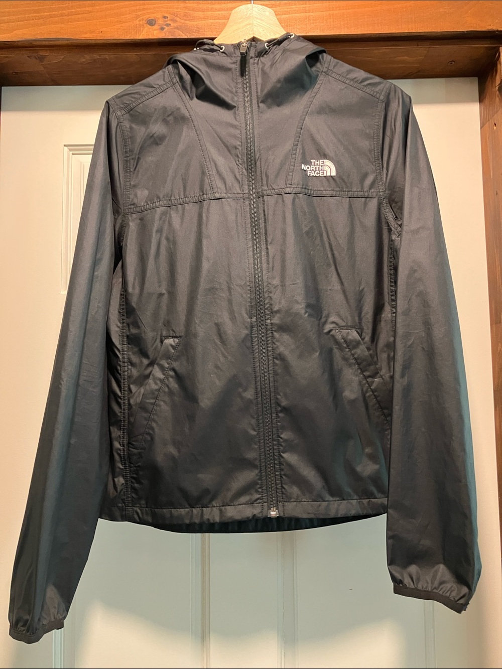 The North Face Women’s Cyclone Windbreaker